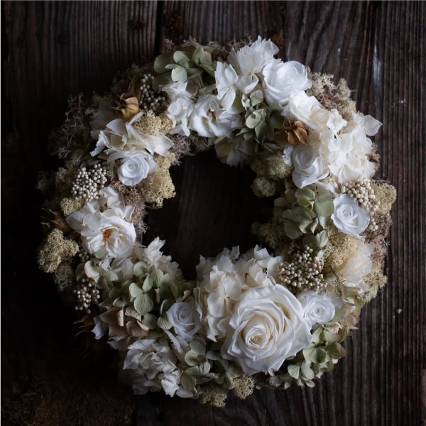 Composizione floreale stabilizzata White Wreath